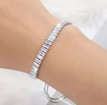 Fashionable Crystal Bracelet For Girls